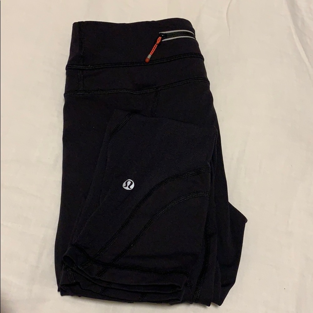 Black Lululemon Crop leggings